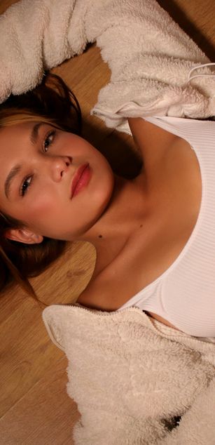 Model - Shantall teen