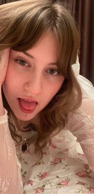 Model - YummyPolly young