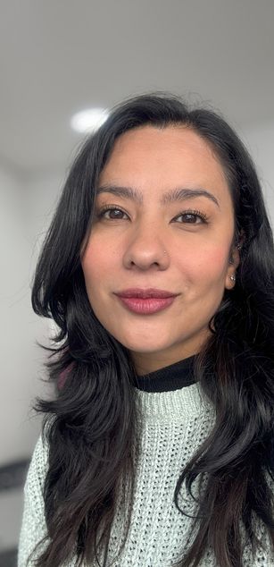 Model - PrettyVioleta latin