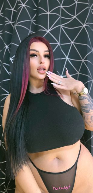 Model - Jessie bigtits