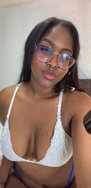 Model - SARAH JONES BBW