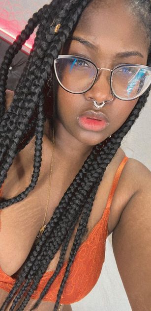 Model - SARAH JONES BBW