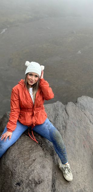 Model - Laura Duque deepthroat