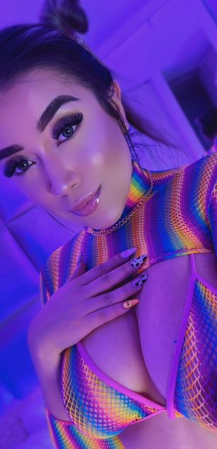 Model - Laura Duque deepthroat