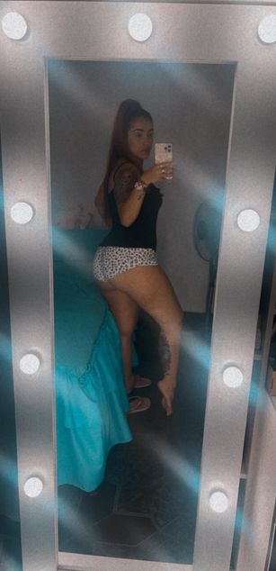 Model - LorenMclevie bigass