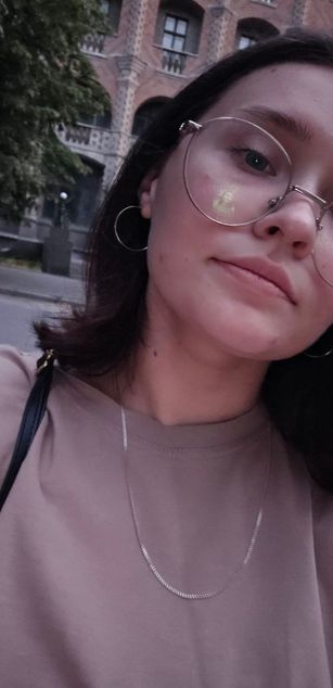 Model - Olya brunette