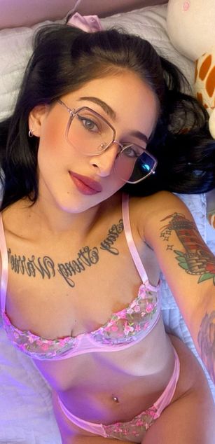 Model - Juana Green deepthroat