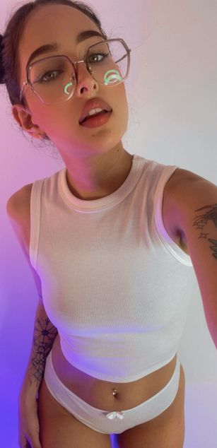 Model - Juana Green deepthroat