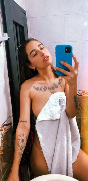 Model - Juana Green deepthroat