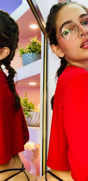 Model - Juana Green deepthroat