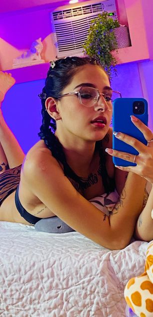 Model - Juana Green deepthroat