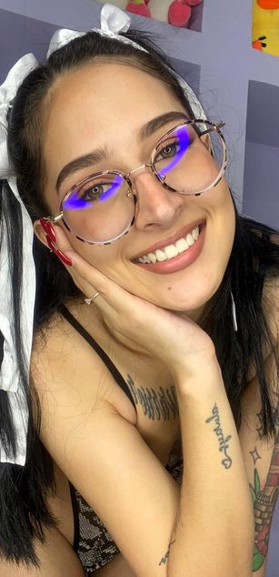 Model - Juana Green deepthroat