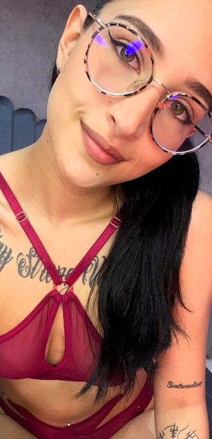 Model - Juana Green deepthroat