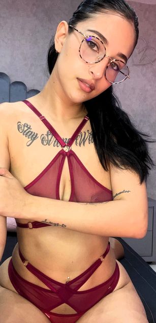 Model - Juana Green deepthroat