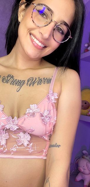 Model - Juana Green deepthroat