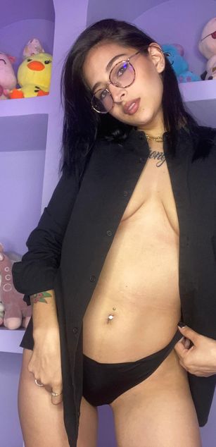 Model - Juana Green deepthroat