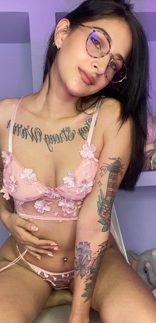 Model - Juana Green deepthroat