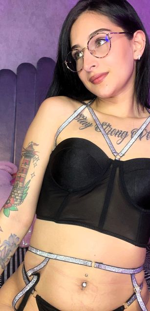 Model - Juana Green deepthroat