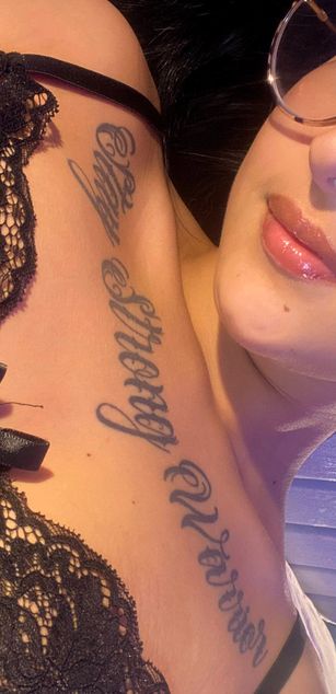 Model - Juana Green deepthroat