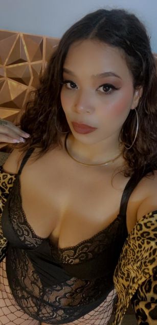 Model - Natasha Rey blowjob