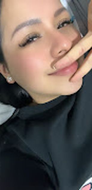 Model - Kaily petite