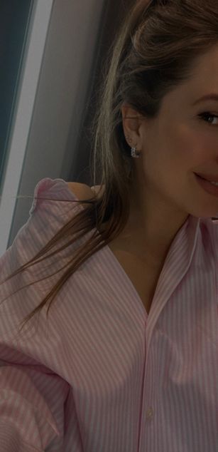 Model - Milana_meow bodyworship