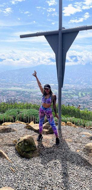 Model - EllaRose blowjob