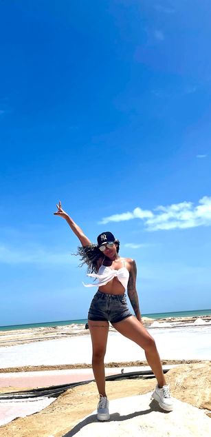 Model - EllaRose blowjob