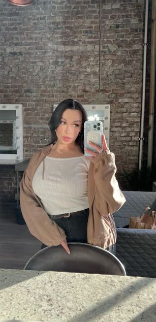 Model - Luna Night blowjob