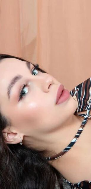 Model - Luna Night blowjob