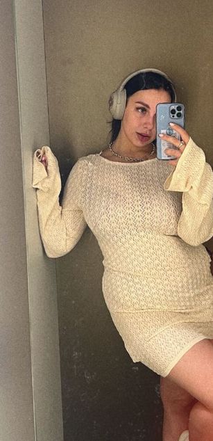 Model - Luna Night blowjob