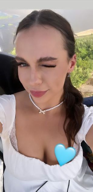 Model - Luna Night blowjob