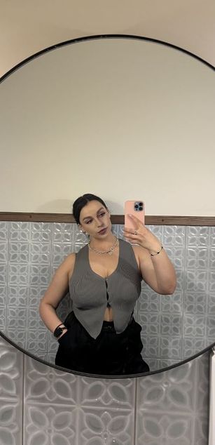 Model - Luna Night blowjob