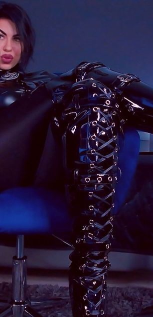 Model - Mistress Devina Daemon kinky