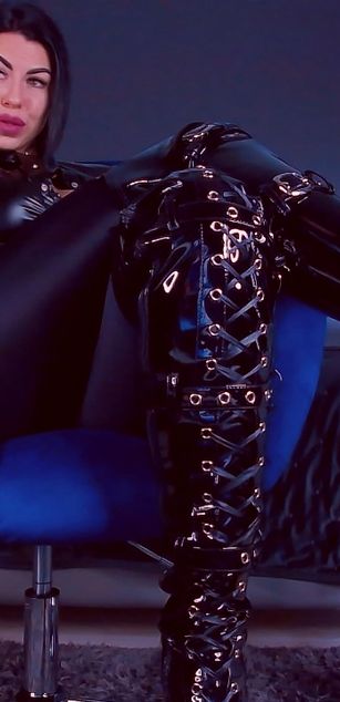 Model - Mistress Devina Daemon kinky