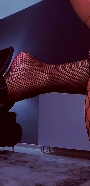 Model - Mistress Devina Daemon kinky