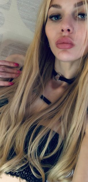 Model - Dreamy Alice deepthroat