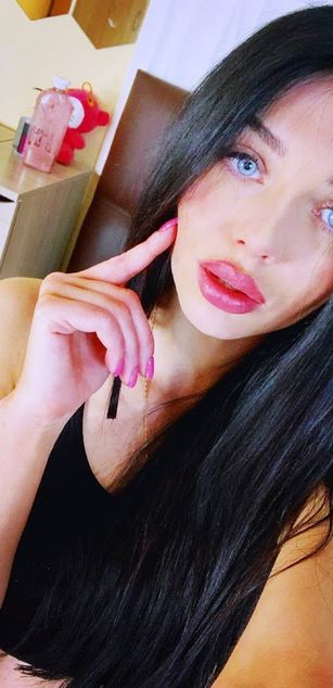 Model - Dreamy Alice deepthroat