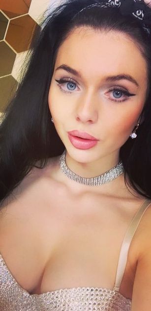 Model - Dreamy Alice deepthroat