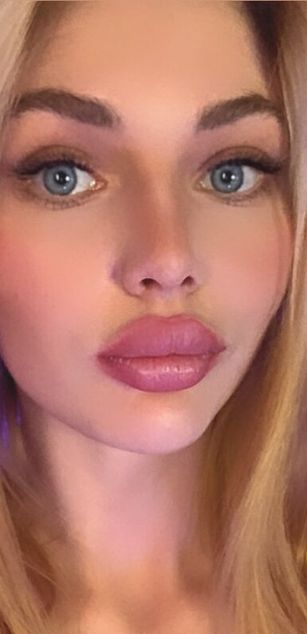 Model - Dreamy Alice deepthroat