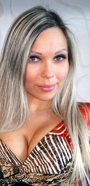 Model - Goddess Barbie Femdom Hottie bigtits