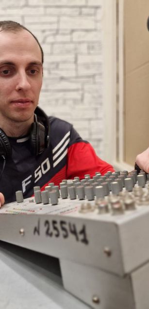 Model - DanielLovee striptease