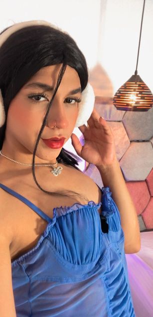 Model - Danni Grovers young