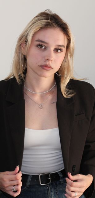 Model - EmelyHoward heels