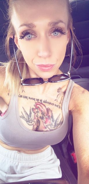 Model - Veronica Ronnie Taylor blowjob