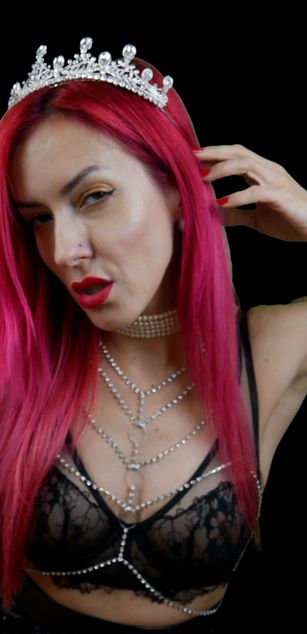 Model - Clara Domme femdom