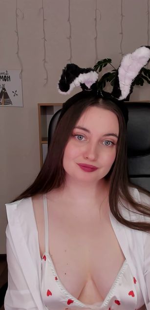 Model - Astarte_Aste curvy