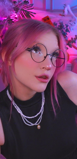 Model - Sonya blowjob