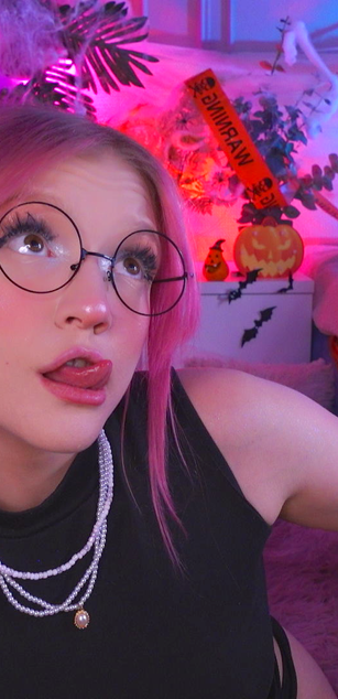 Model - Sonya blowjob