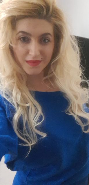 Model - ElizabethRaegan dildo